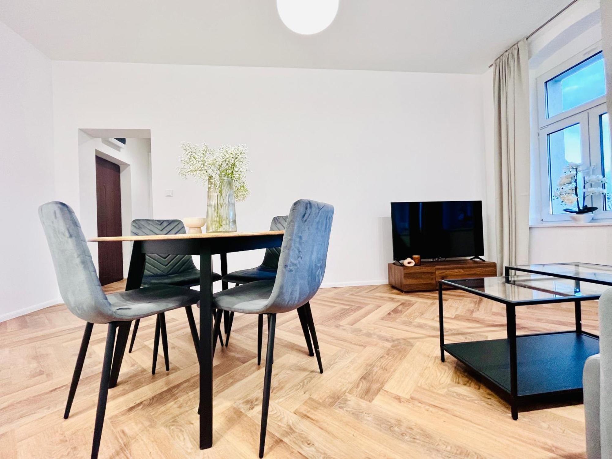 Apartamenty Kamienica Centrum - 1 Maja ลูบิน ภายนอก รูปภาพ